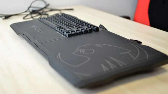 Roccat Sova 4