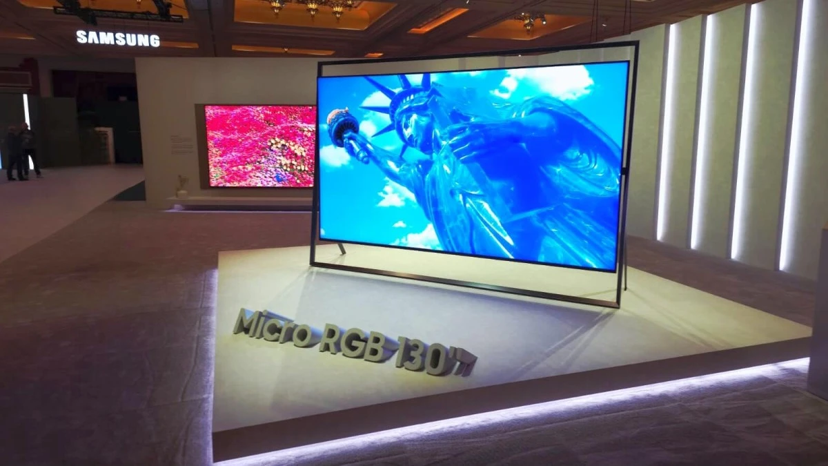 130-calowy telewizor Samsunga na CES 2026. R95H wygląda jak z innej epoki