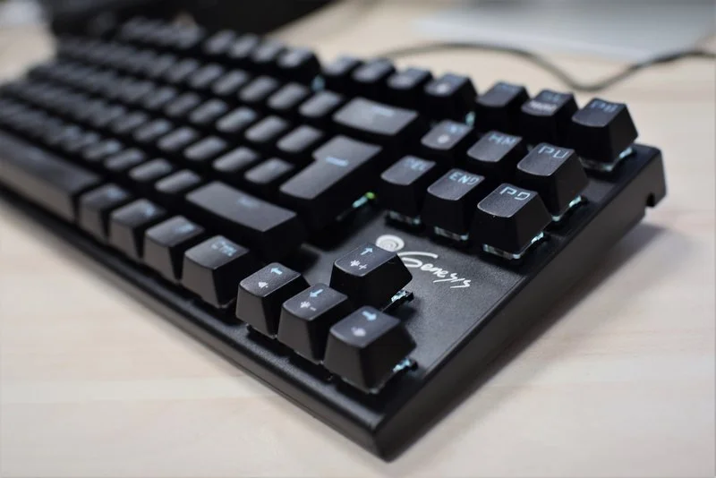 Genesis Thor 300 TKL 1