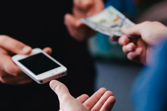 33714561-buy-used-smartphone