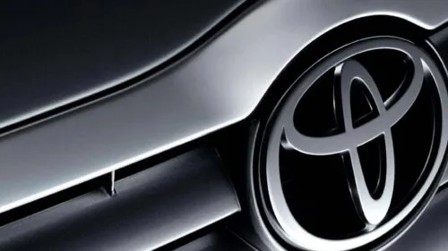 Toyota wstrzymała prace fabryk