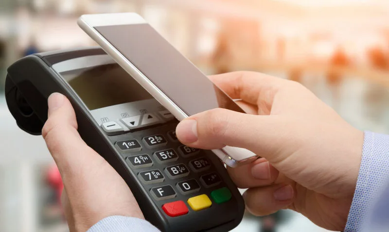 Limit płatności zbliżeniowych bez PIN zostanie podniesiony? Wszystko przez koronawirusa