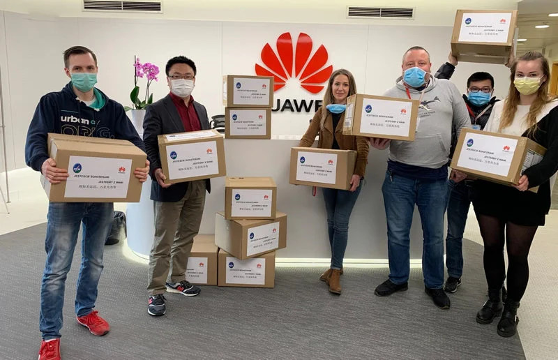 Huawei przekazuje pierwszą transzę masek ochronnych dla szpitali w Polsce