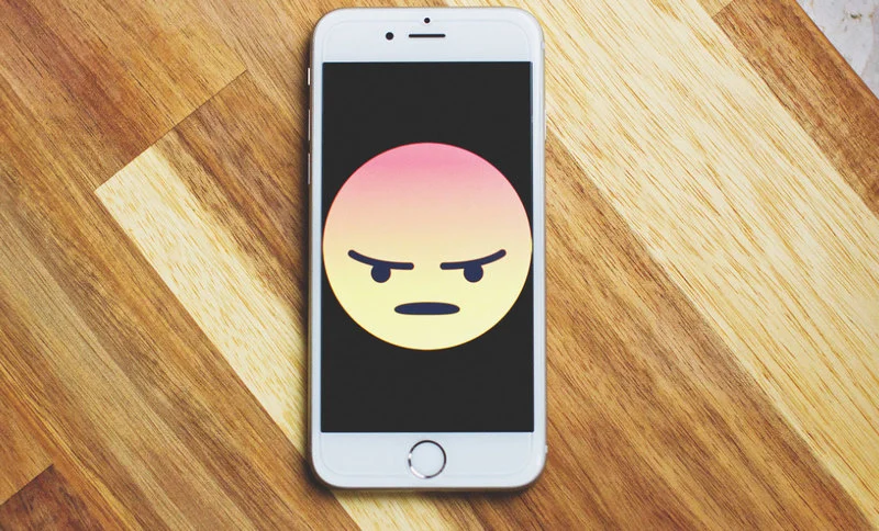 Bomba tekstowa zagraża użytkownikom iPhone’ów. Jedna wiadomość zawiesza telefon