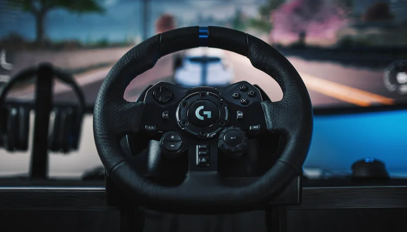 Będzie jazda! Nowa kierownica Logitech G923 z technologią sprzężenia zwrotnego