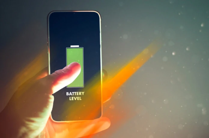 Jaki smartfon z mocną baterią? Ranking 2021