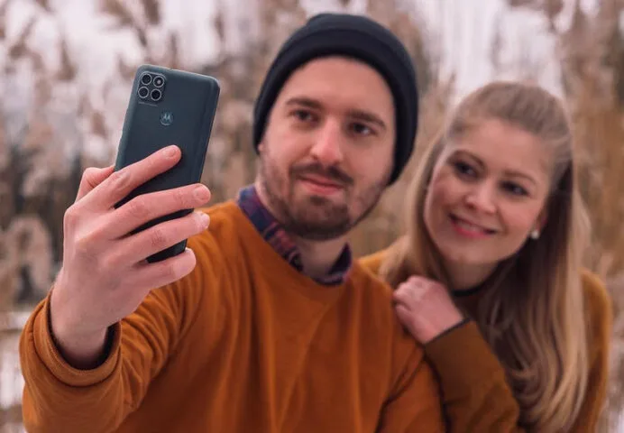 Motorola zachęca: sprawdź baterię swojego związku  i wygraj smartfon Moto G9 Power