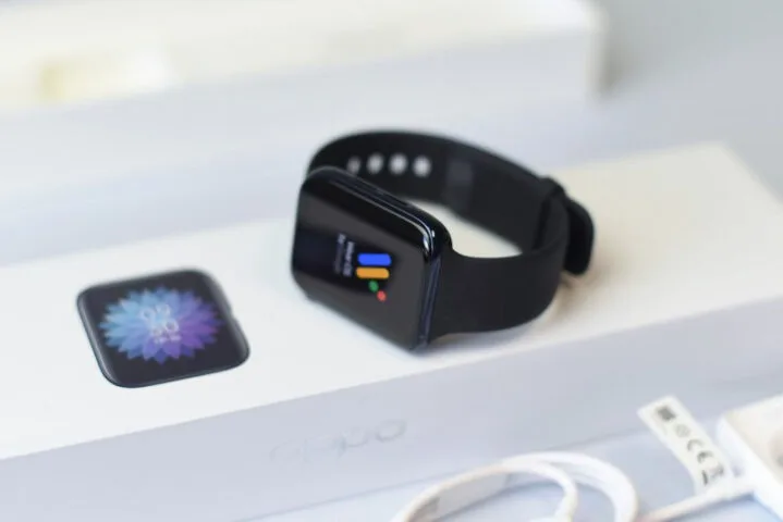 Szukasz zegarka z WearOS? OPPO Watch przeceniony o 400 zł