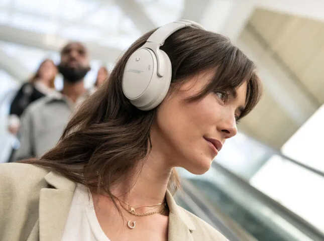 Bose: nowe słuchawki QuietComfort 45 z systemem aktywnej redukcji szumów