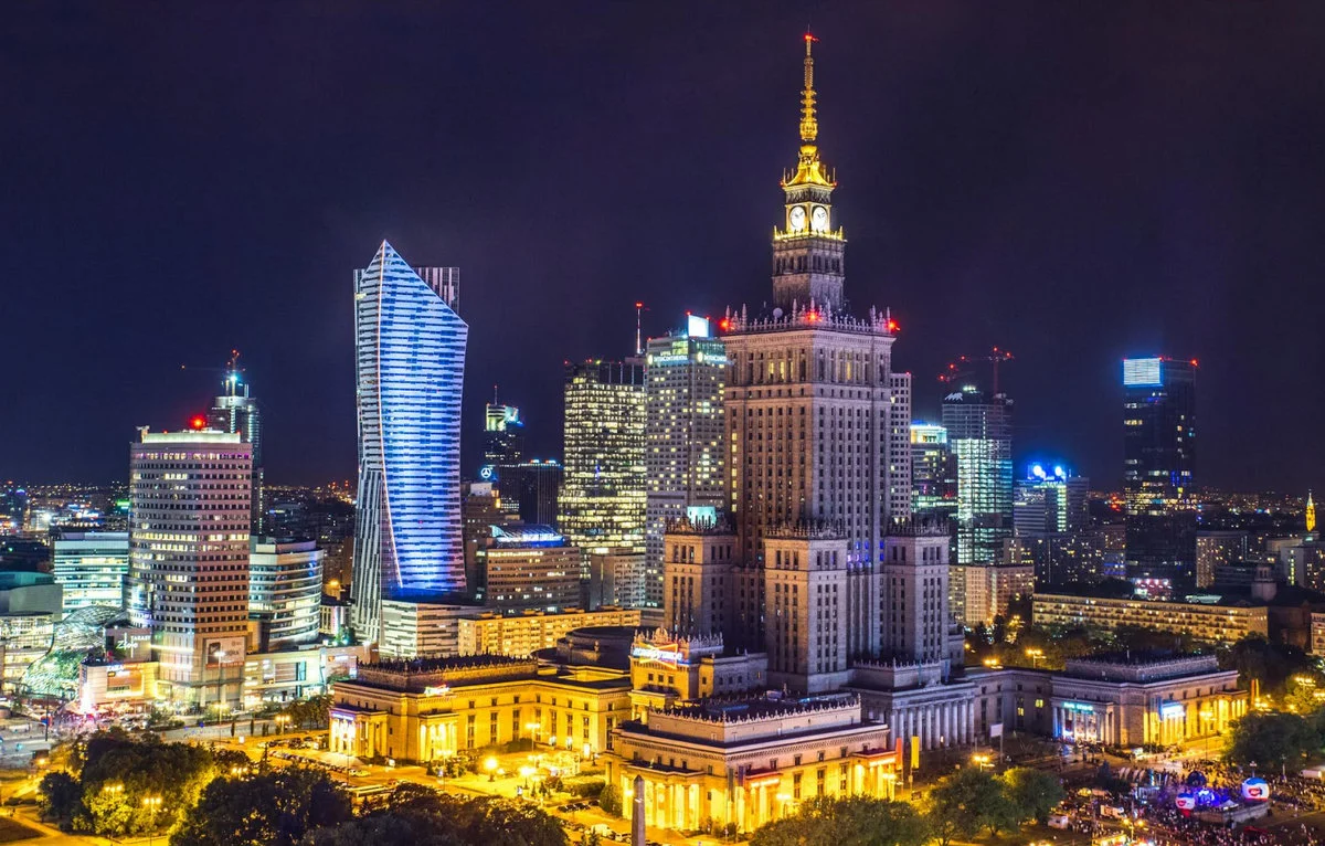 Consult Red otwiera trzy nowe biura i powiększa zespół w Polsce aż o 45%