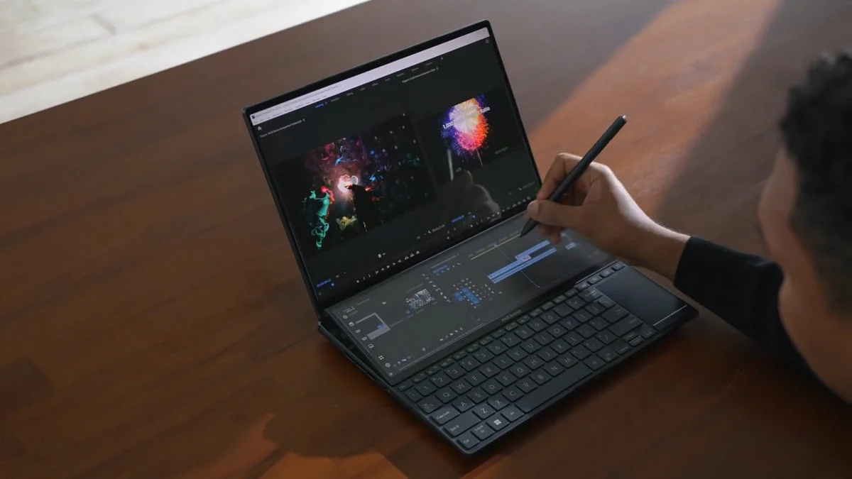 Mój ulubiony sprzęt ASUS’a w nowej odsłonie. Zenbook Pro 14 Duo OLED to potężny laptop z dwoma ekranami