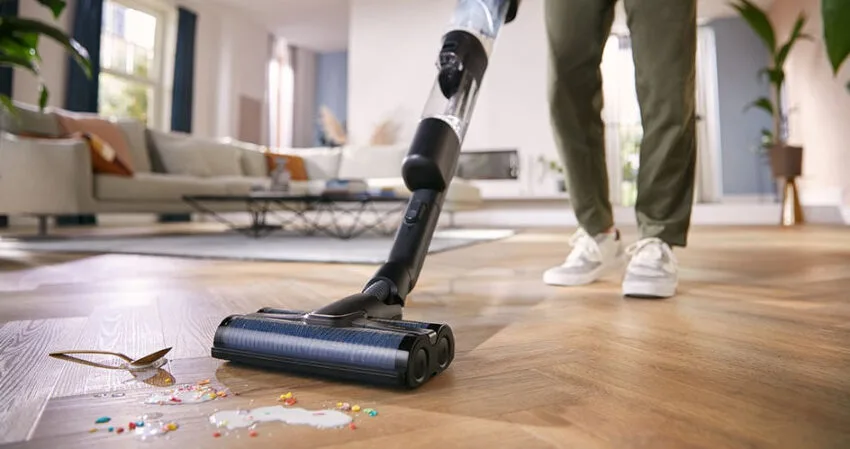 Ten bezprzewodowy odkurzacz 3w1 ma wszystko. Sprawdzamy Philips Aquatrio z serii 9000