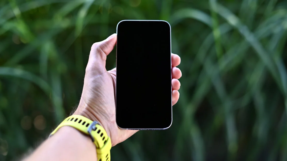 iPhone nie chce się włączyć. Co robić? Sprawdzony trik