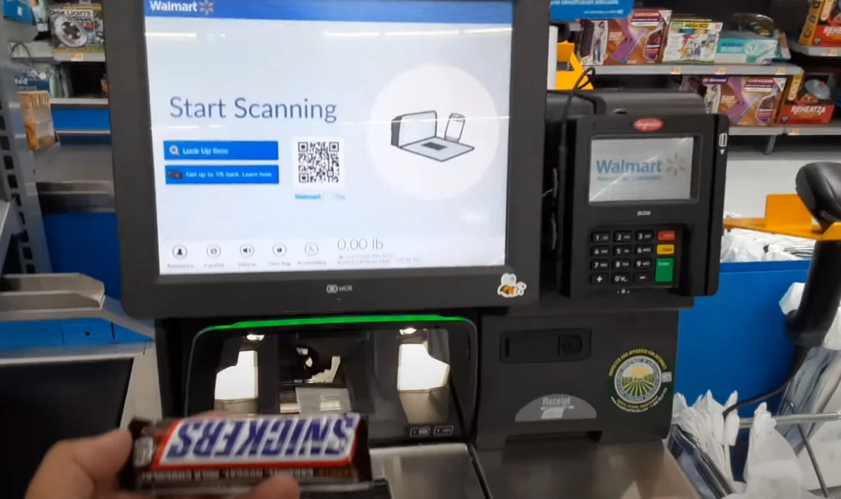 Kasa samoobsługowa w sieci Walmart / foto. Jarred333 Jarred Chaisson (YouTube)