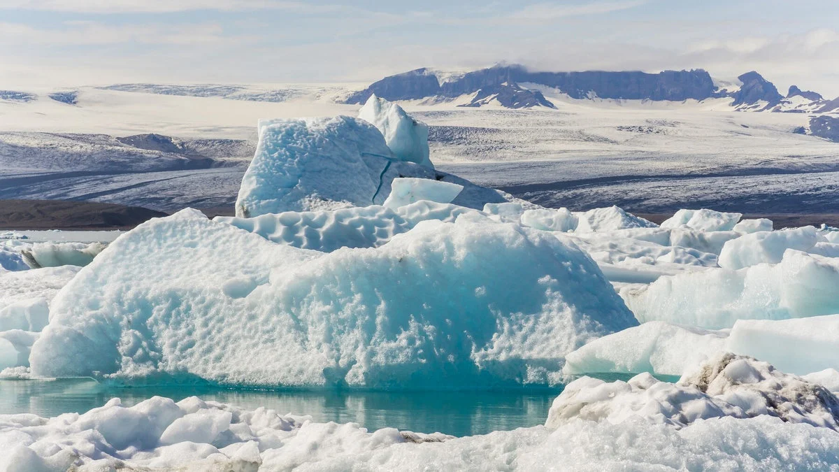 Topnienie lodu na biegunach. Ziemia spowolniła, co z odmierzaniem czasu?