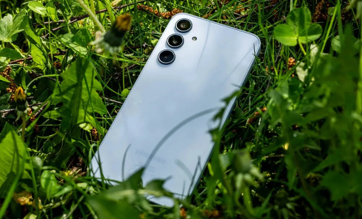 Planujesz przenieść numer? U tego operatora kupisz smartfon za pół ceny