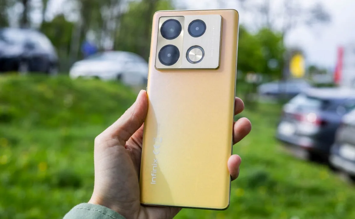 Bezprzewodowe ładowanie i dźwięk od JBL. Tanie smartfony Infinix już w Polsce