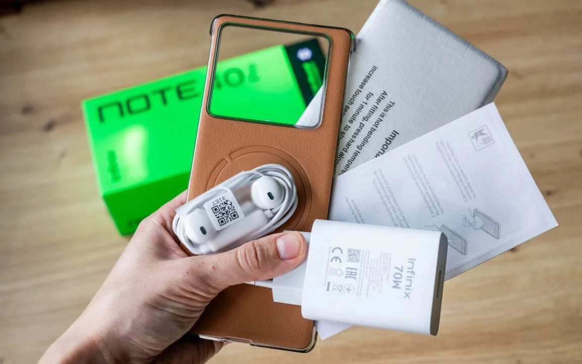 Akcesoria w zestawie z NOTE 40 Pro / foto. instalki.pl