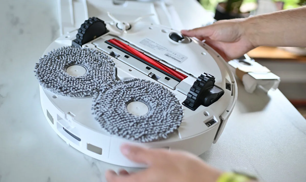 Roborock Qrevo Max od spodu