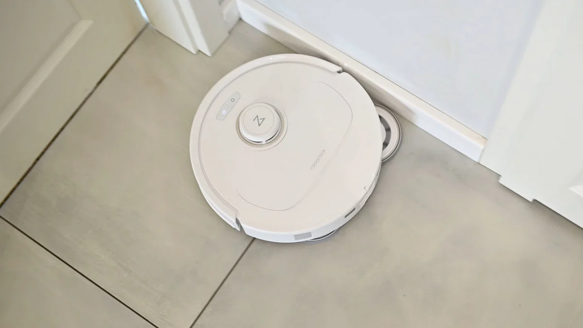 Roborock Qrevo MaxV skutecznie mopuje przy krawędziach