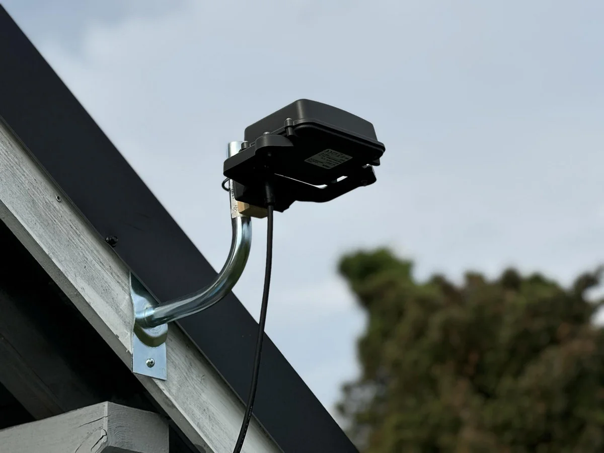 Antena GPS Stiga umieszczona na maszcie