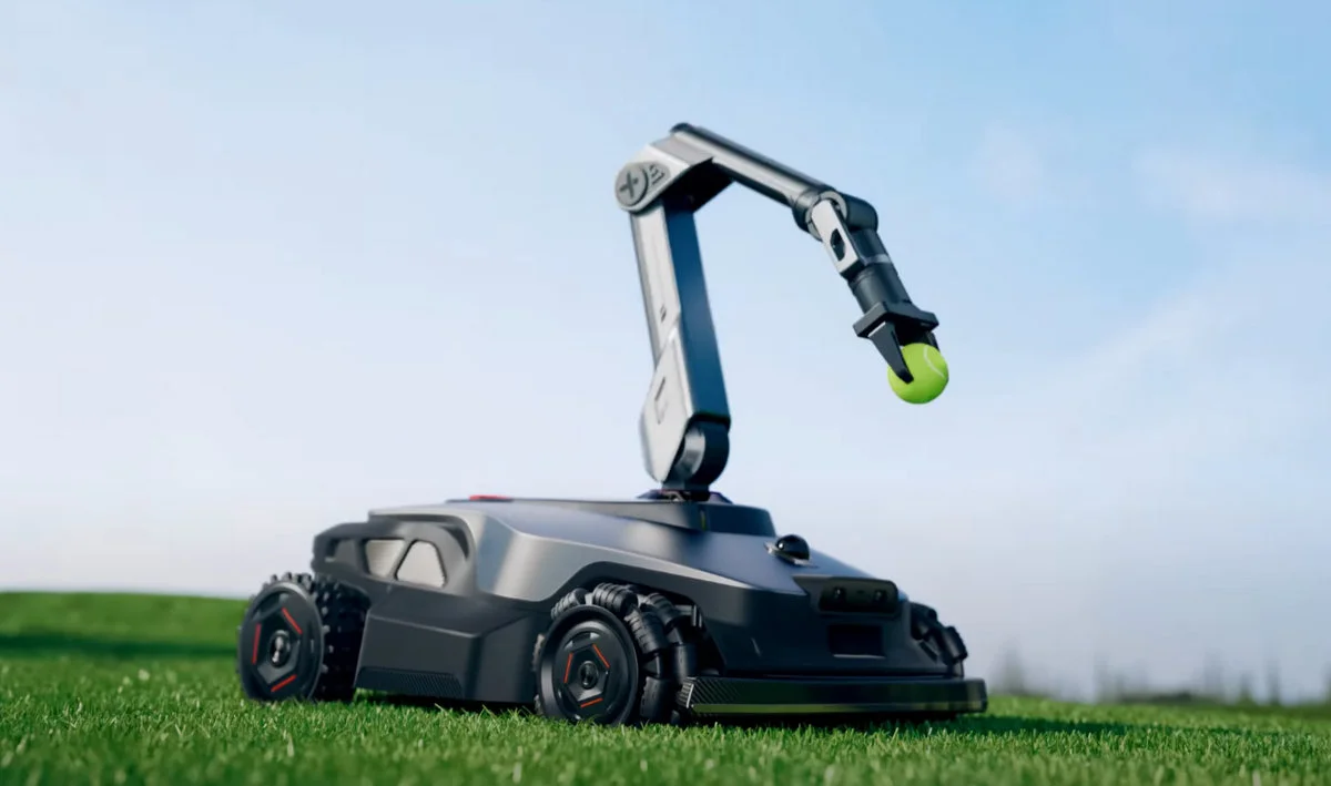 Kosiarka może rzucać psu piłkę. To nie koniec możliwości NexLawn Master X