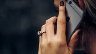 Zweryfikuj rozmówcę w aplikacji IKO