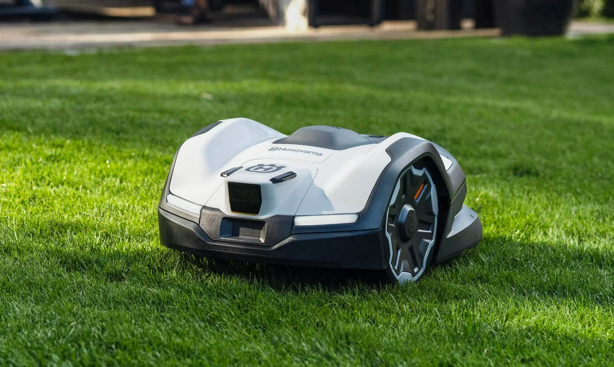 Husqvarna wprowadza nowe roboty koszące z „inteligentnymi oczami”