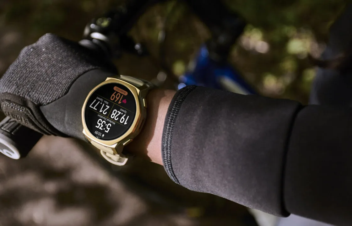 Smartwatch Amazfit z latarką dostępny w nowym wariancie