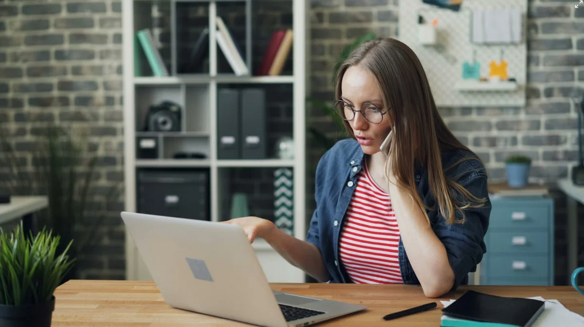 Nieznany numer na ekranie telefonu