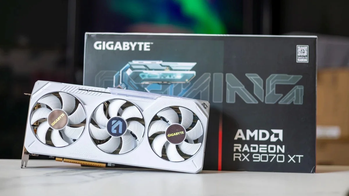 GIGABYTE Radeon RX 9070 XT Gaming OC ICE