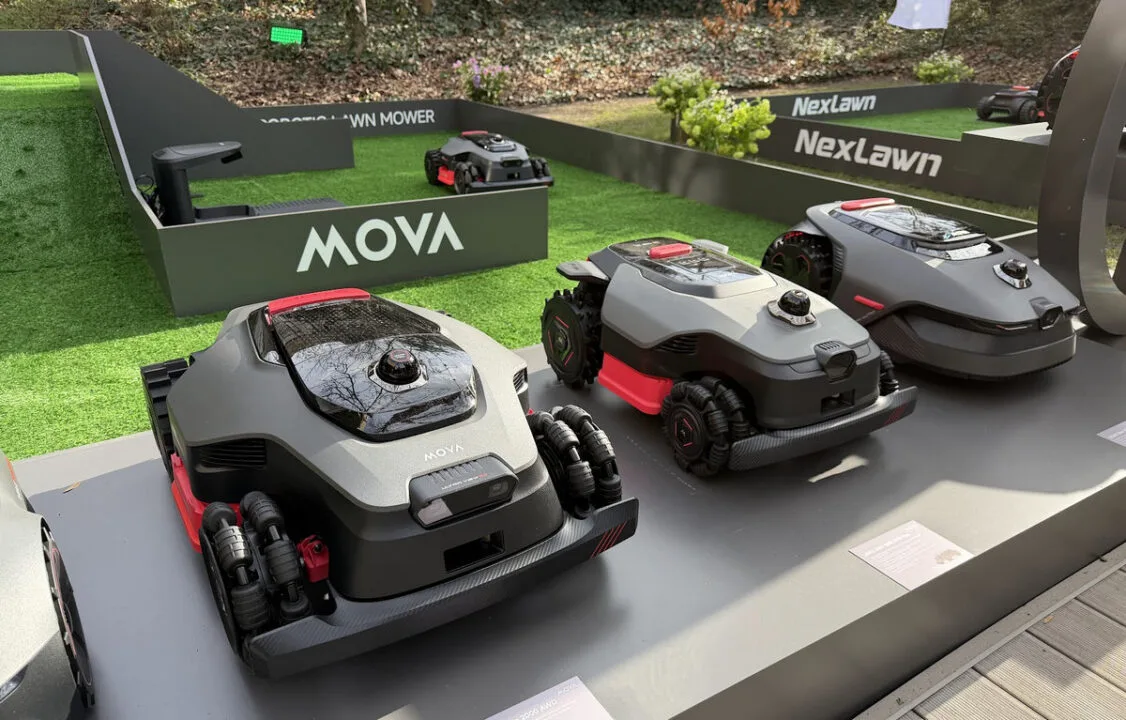 Nowa gama robotów koszących MOVA