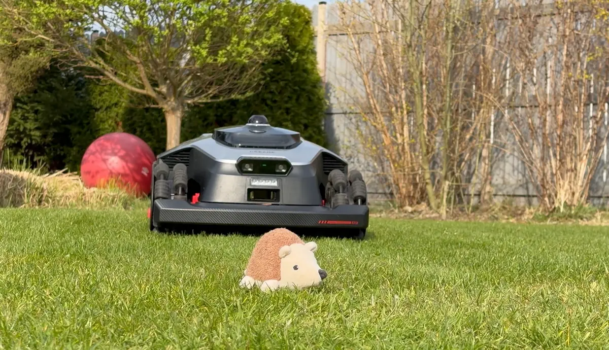 DREAME A3 AWD Pro skutecznie omija nawet niewielkie przeszkody