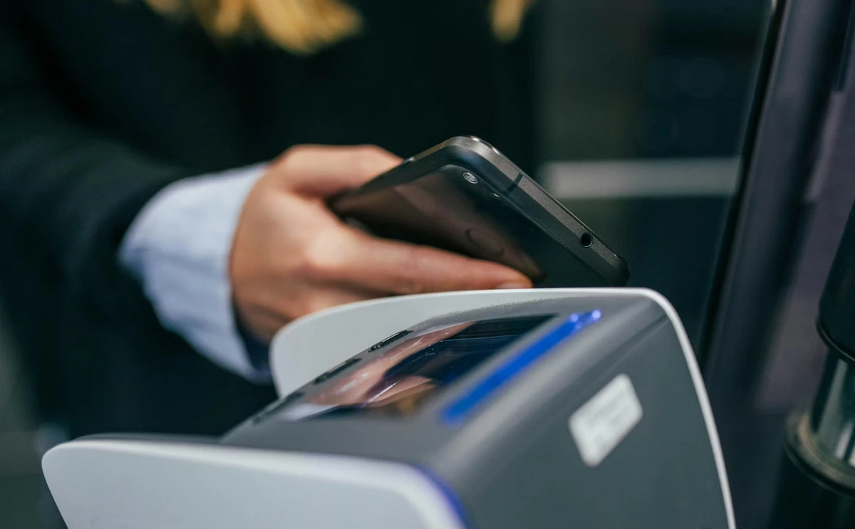 Polskie aplikacje bankowe to technologiczny fenomen. Dlaczego należą do europejskiej czołówki?