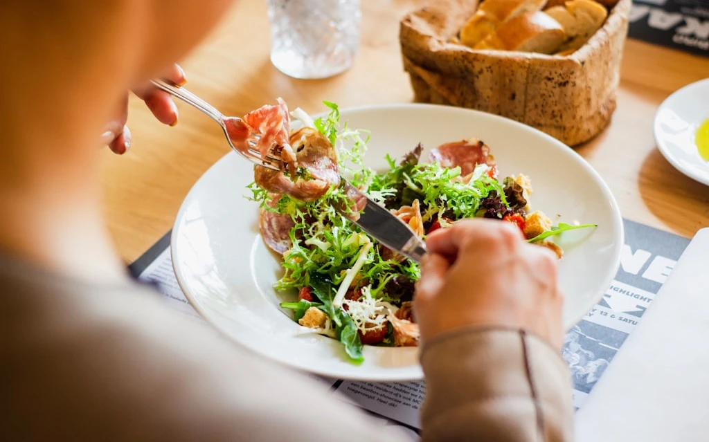 Dlaczego ludzie rezygnują z diet online? 7 problemów, których nie rozwiąże darmowy licznik kalorii
