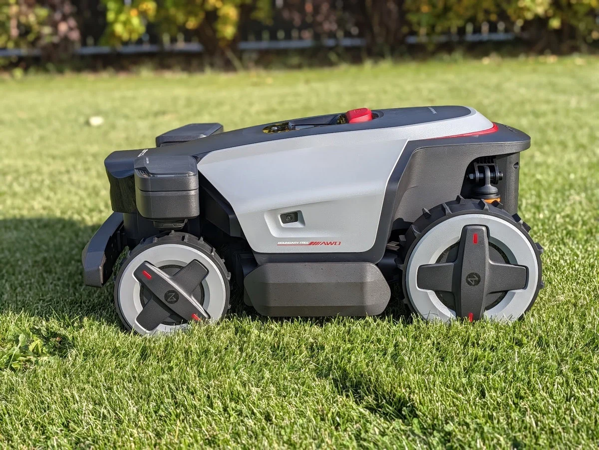 Test robota koszącego Roborock RockMow Z115. Wyjątkowo zwrotny i skuteczny