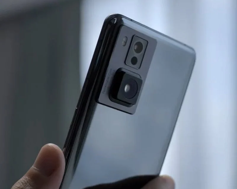 Wysuwany moduł aparatu OPPO