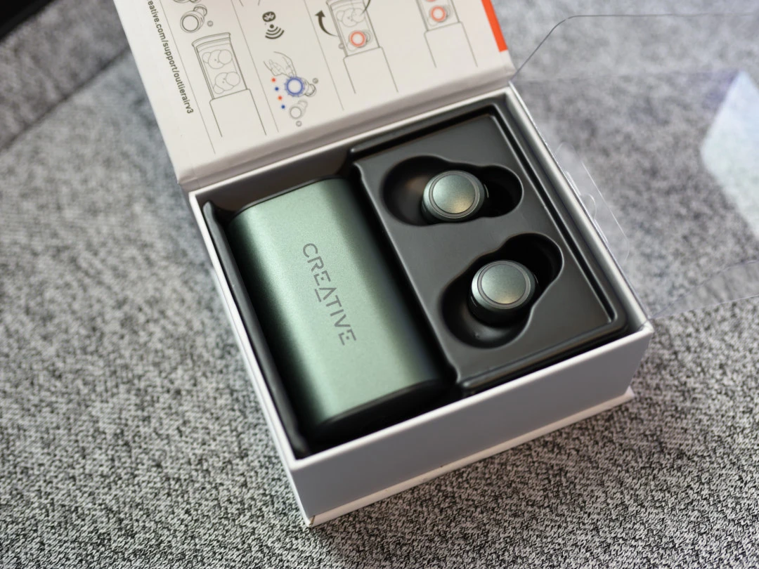 Creative Outlier Air V3 02