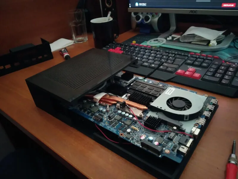 Wskrzesił Steam Machines. Przerobił laptopa zainspirowany sprzętem Valve