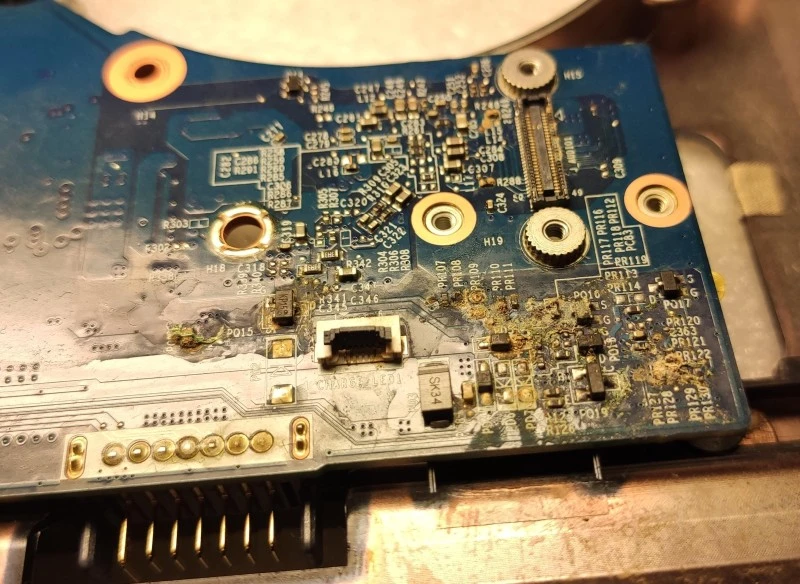 zalany laptop co robic 4