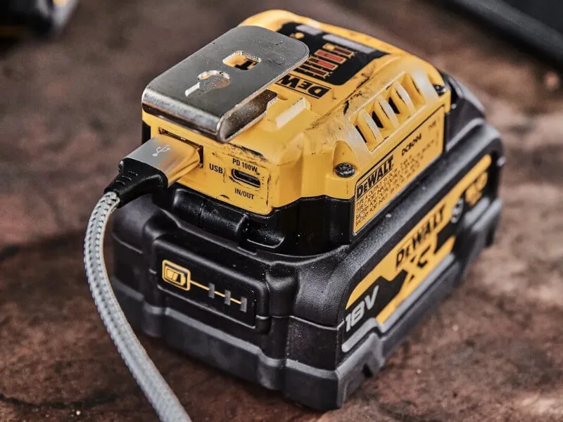 Ładowanie USB-C w końcu wkracza do elektronarzędzi. Takie plany mają DeWalt i Ryobi