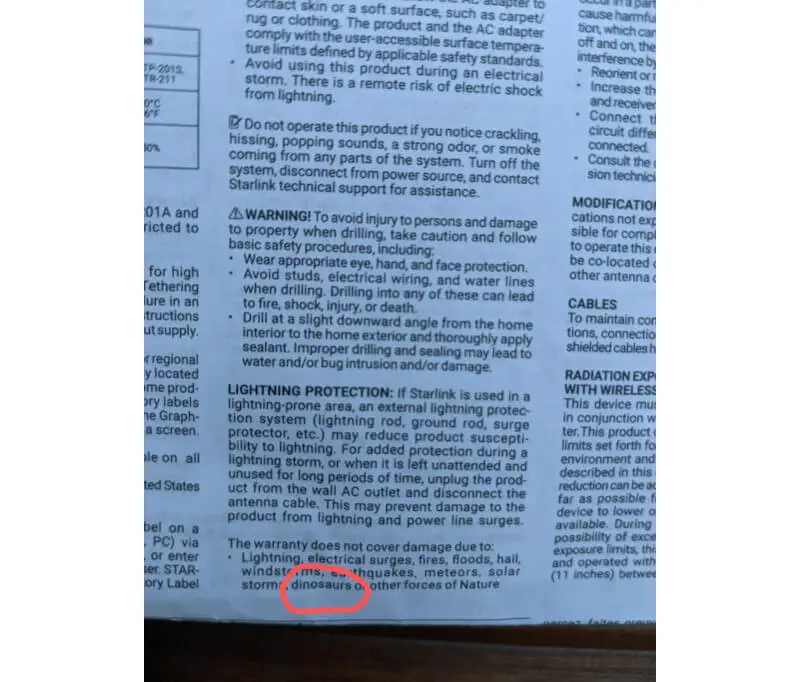 Starlink informuje, że terminale po uszkodzeniu przez dinozaury nie podlegają gwarancji