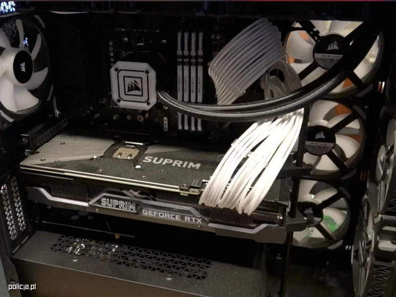 policja zamknela forum 2