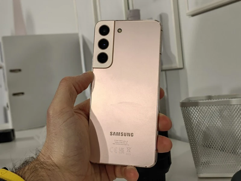 smartfony samsung galaxy s22 3