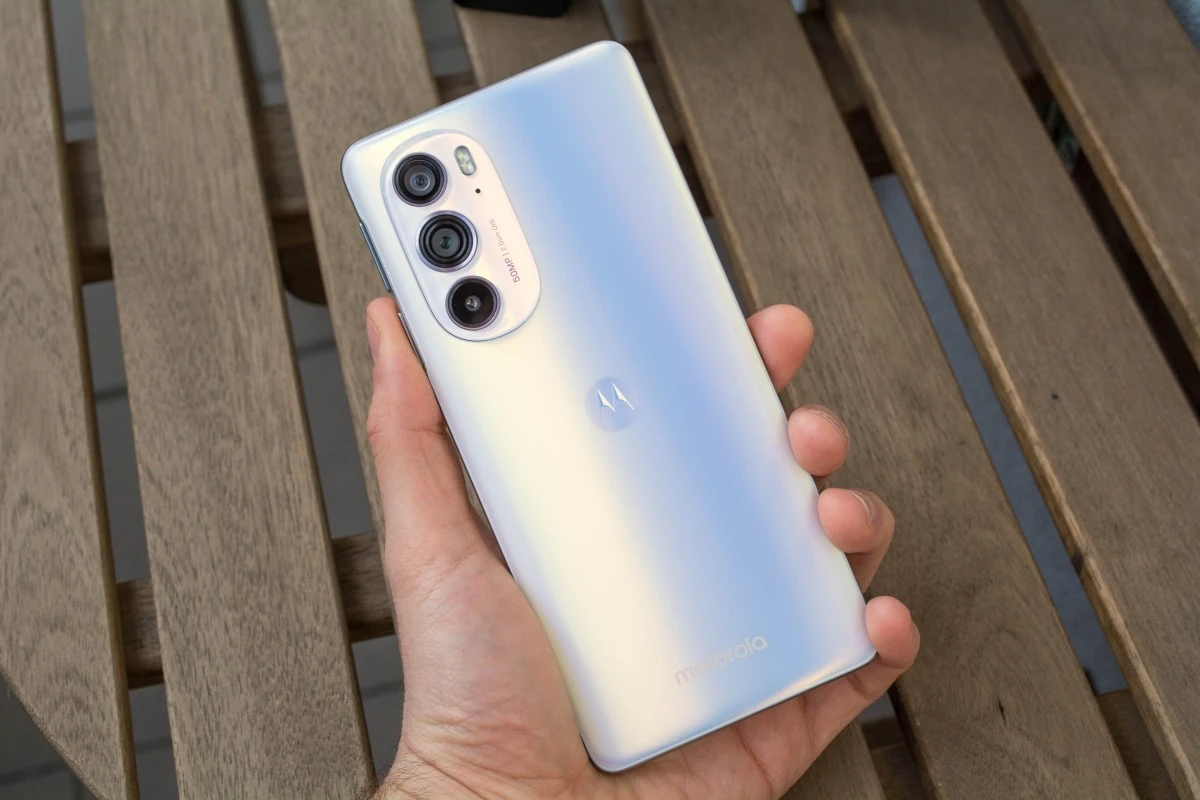 Motorola Edge 30 Pro 7