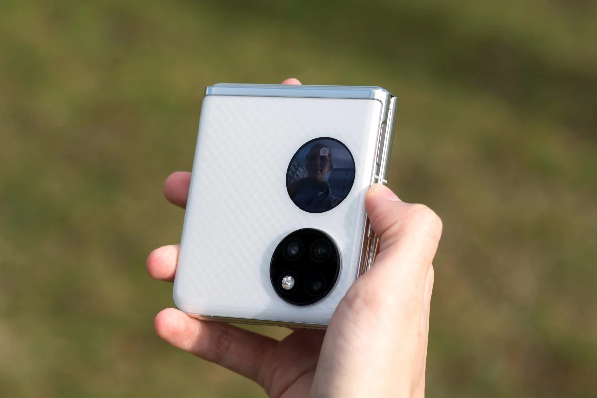 Huawei P50 Pocket 11