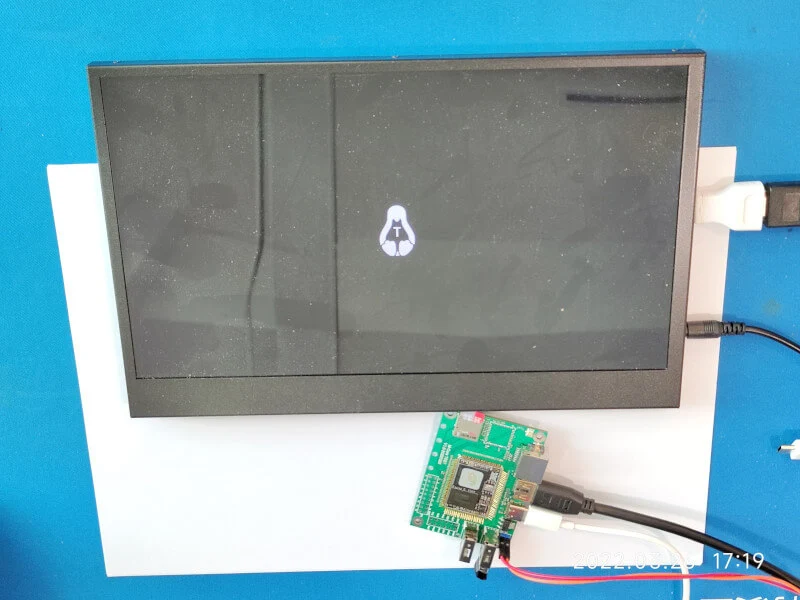 Szalenie mały moduł komputera jednopłytowego ARM. MangoPi niczym karta SD