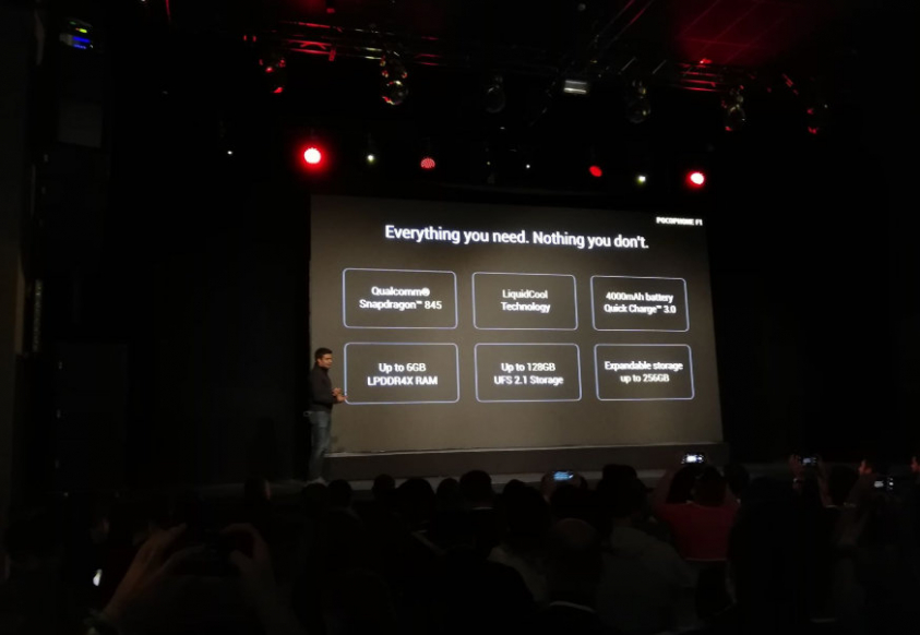 Specyfikacja POCOPHONE F1