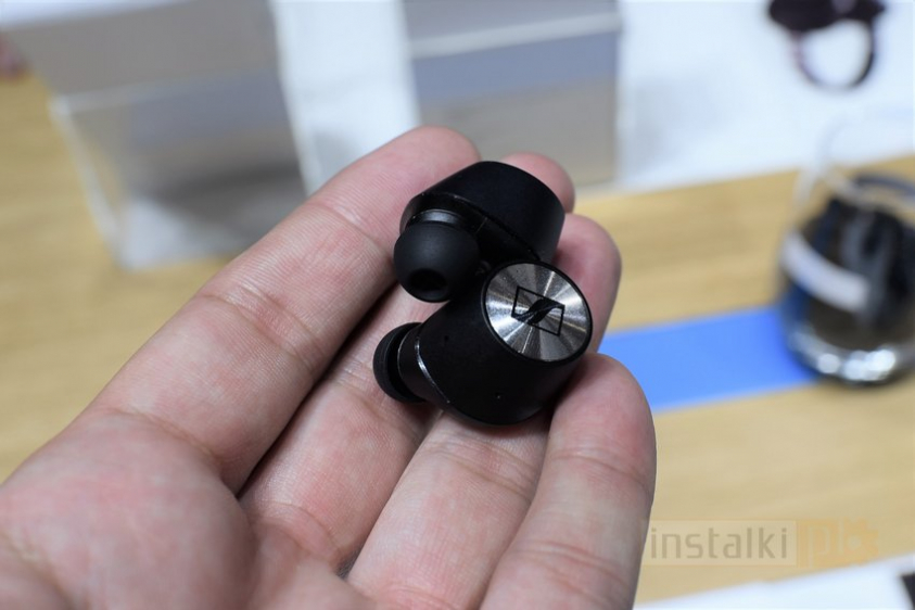 MOMENTUM True Wireless 2