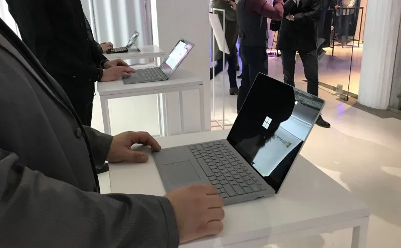 Surface Laptop 2